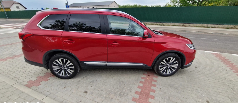 Mitsubishi Outlander cena 73900 przebieg: 189994, rok produkcji 2019 z Ciechanów małe 379